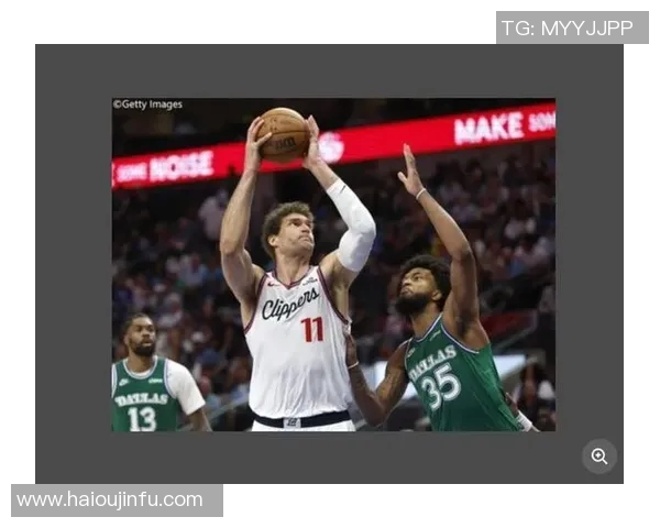 布鲁克洛佩斯如何在NBA赛场上重塑自我与球队价值的传奇旅程